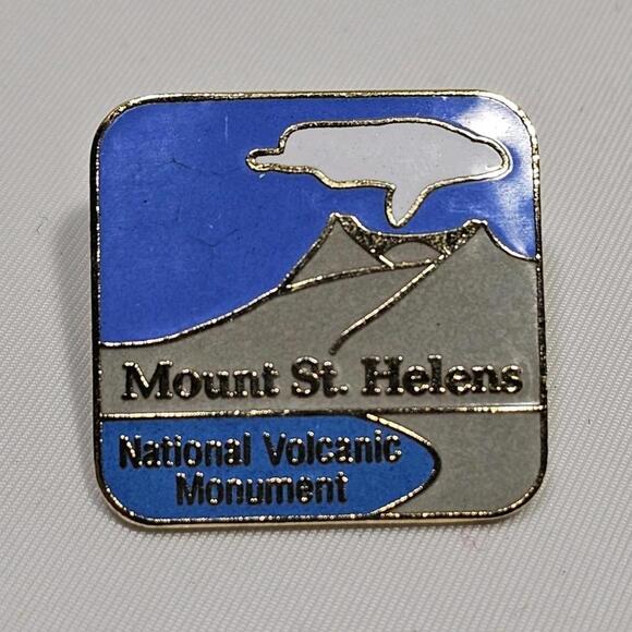 Other - Vintage Mount Saint St. Helens National Volcanic Monument Lapel Hay Souvenir Pin